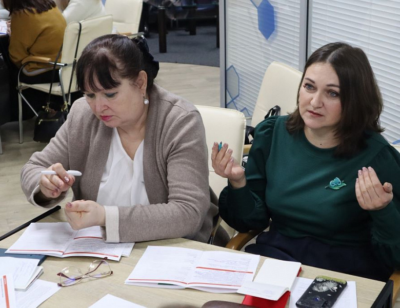 Состоялся областной семинар-практикум «Актуальные вопросы подготовки педагогических работников к участию в областном конкурсе профессионального мастерства работников сферы дополнительного образования «Сердце отдаю детям»