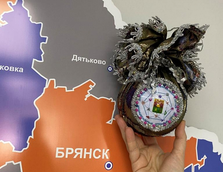 Первый шар на Ёлке дополнительного образования